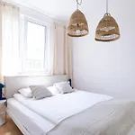 Seaside Modern Apartment *