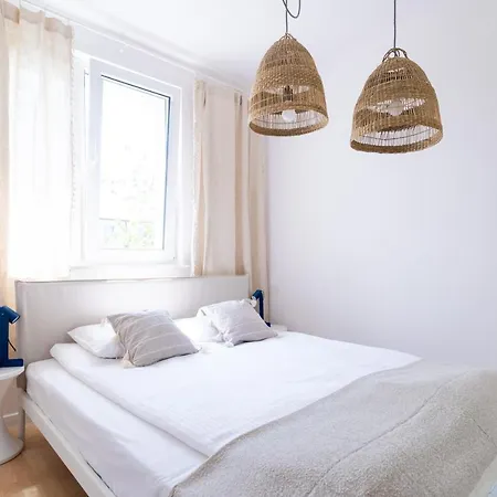 Seaside Modern Daire *