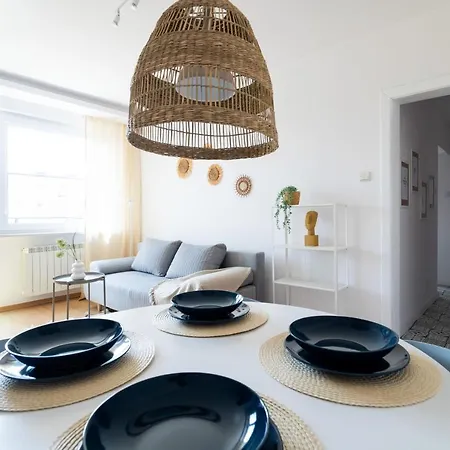 Seaside Modern Apartman *